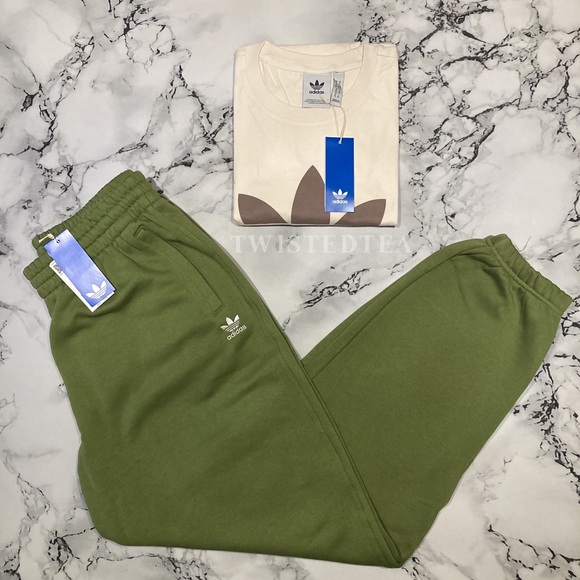 NWT 2 PC Adidas originals tahirt and Joggers XL matching set bundled outfit - Picture 1 of 5